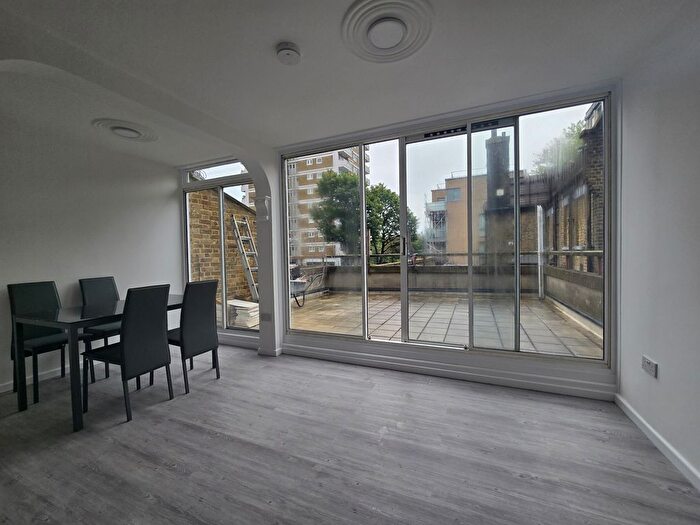 4 Bedroom Flat To Rent In Lambrook House, Consort Road, SE15