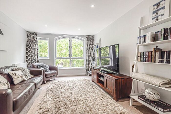 2 Bedroom Flat To Rent In The Heyes, Gloucester Green, Oxford, OX1