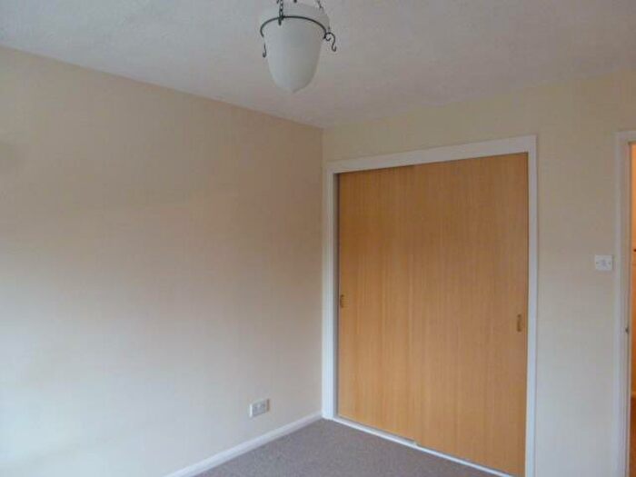 2 Bedroom Apartment To Rent In Dakin Close, Maidenbower, Crawley, RH10
