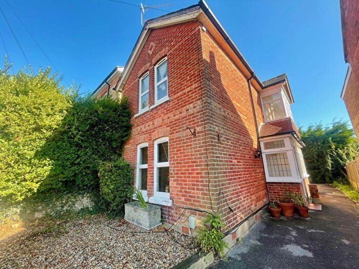 4 Bedroom House To Rent In Student Four Double Bedroom, Winton (), P05