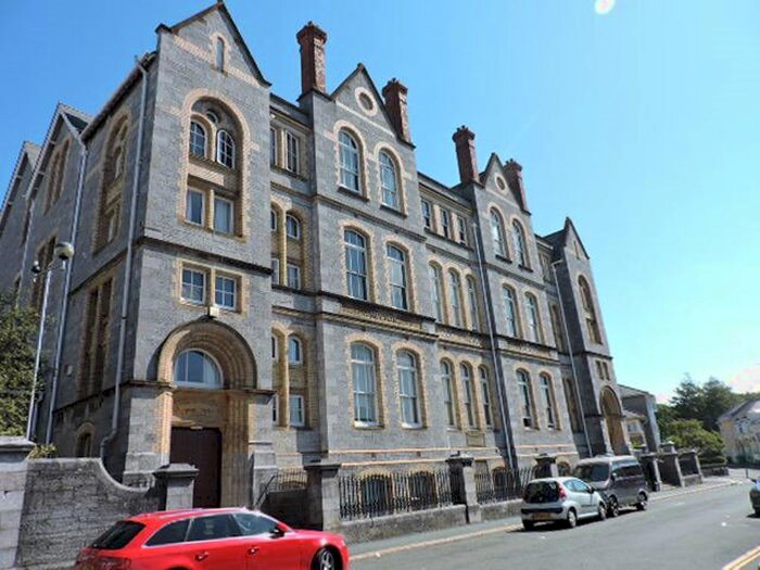 2 Bedroom Flat To Rent In Regent Street, Plymouth, Devon, PL4