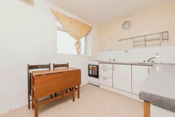 1 Bedroom Flat For Sale In High Street South, Dunstable, Bedfordshire, LU6