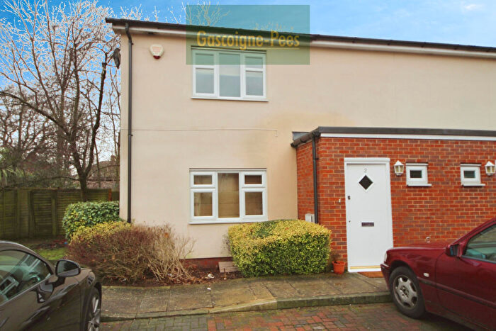 2 Bedroom House To Rent In Orion Mews - Morden, SM4