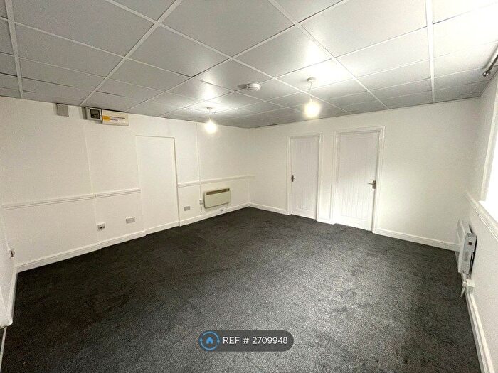 2 Bedroom Flat To Rent In Poplar Court, Cannock, WS11