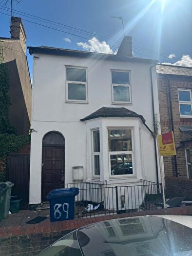 6 Bedroom Semi-Detached House To Rent In Bullingdon Road, Oxford, Oxfordshire, OX4