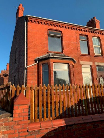 3 Bedroom End Of Terrace House To Rent In Mold Road, Deeside, CH5