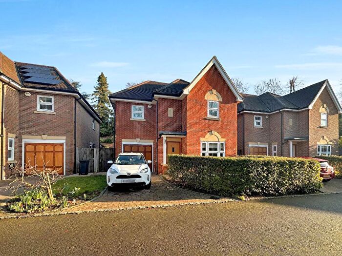 4 Bedroom Detached House For Sale In Hurnford Close, Sanderstead, Surrey, CR2