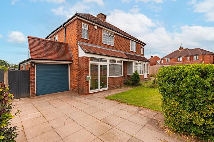 3 Bedroom Semi-Detached House For Sale In Rose Road, Coleshill, B46