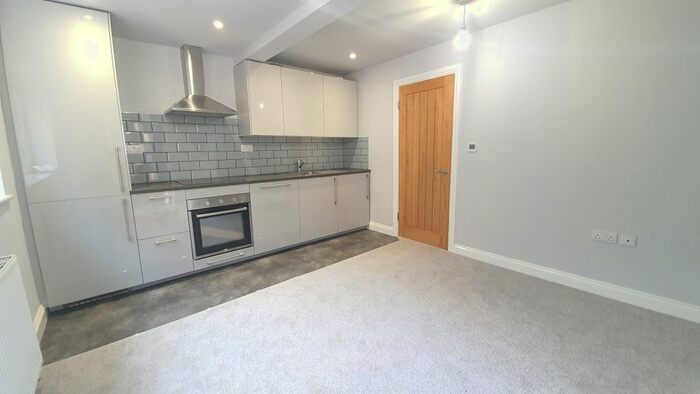 1 Bedroom Flat To Rent In London Road, Chalfont St. Giles HP8
