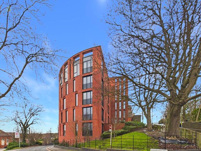 2 Bedroom Flat To Rent In King Edwards Square, The Sutton, B73
