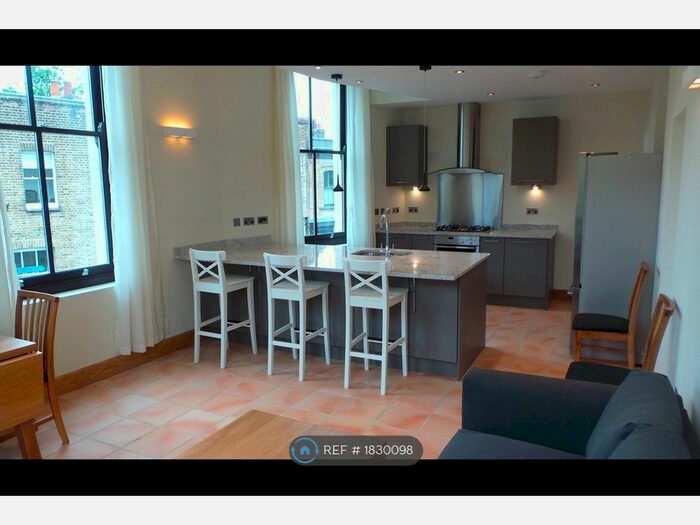 3 Bedroom Flat To Rent In Hammack Court, London, E3