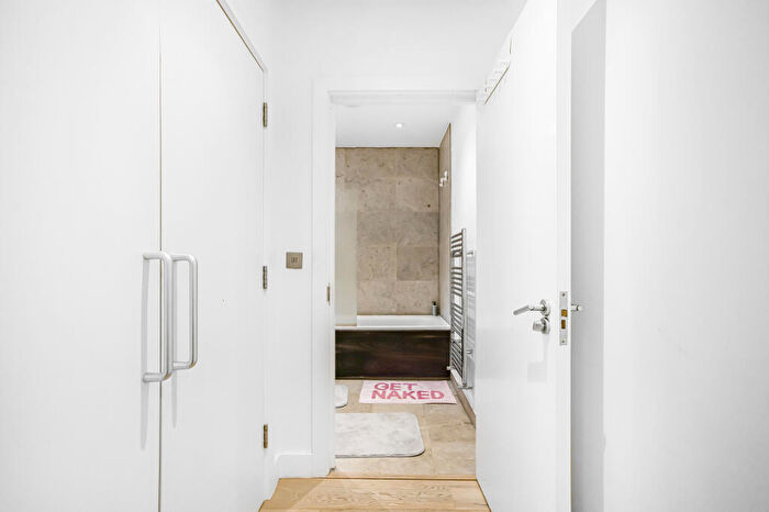 1 Bedroom Apartment For Sale In Cube Building, - Wenlock Road, London, N1