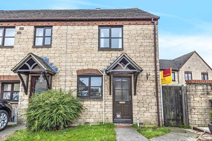 2 Bedroom End Of Terrace House To Rent In Snowshill Drive, Witney, OX28