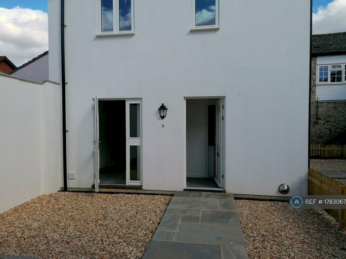 2 Bedroom End Of Terrace House To Rent In Central Place, Honiton, EX14