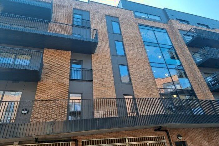 2 Bedroom Flat To Rent In Riverside Walk, Ashford, TN23