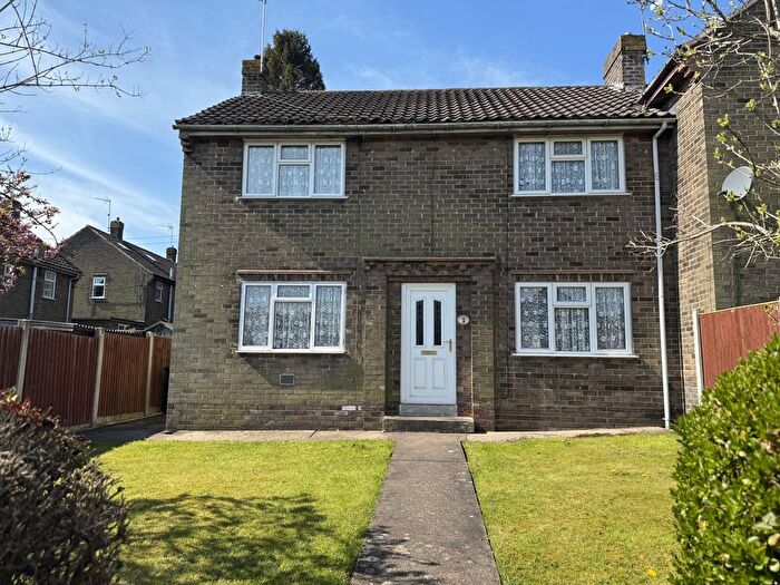 3 Bedroom Semi-Detached House For Sale In Shaw Wood View, South Wingfield, DE55