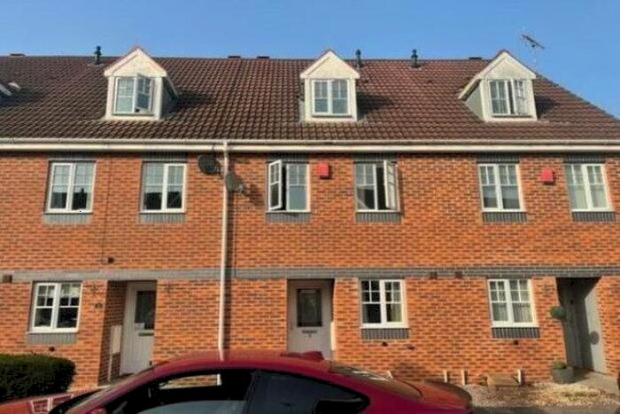 3 Bedroom Town House To Rent In Amber Street, Mansfield, NG18