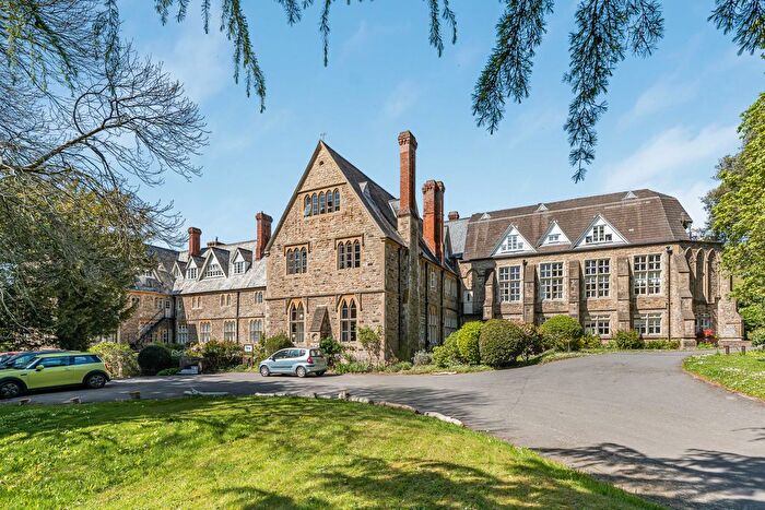 2 Bedroom Flat For Sale In Devon House, Bovey Tracey, TQ13