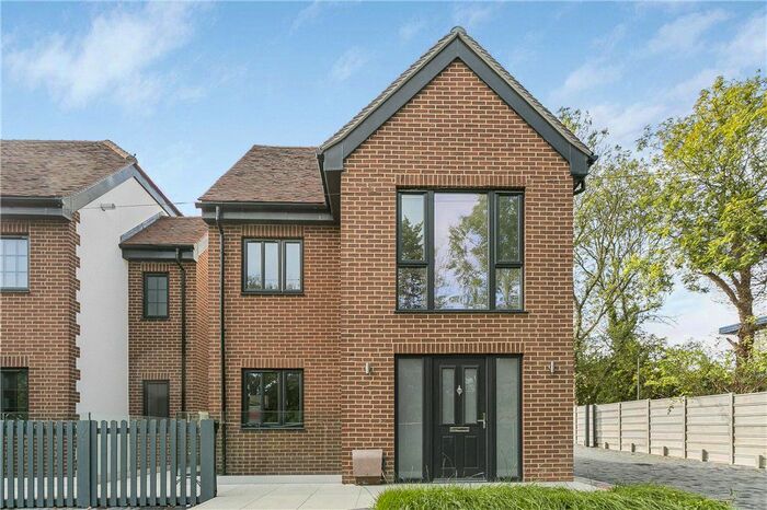 5 Bedroom Detached House To Rent In Langford Close, Guildford, GU3