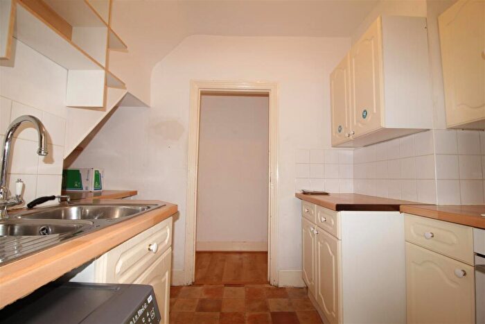 2 Bedroom Apartment To Rent In (Ground Floor Flat) Carr Road, Walthamstow, E17