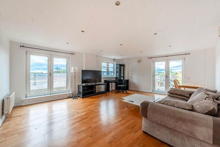 2 Bedroom Flat To Rent In Station Road, , Edgware, HA8