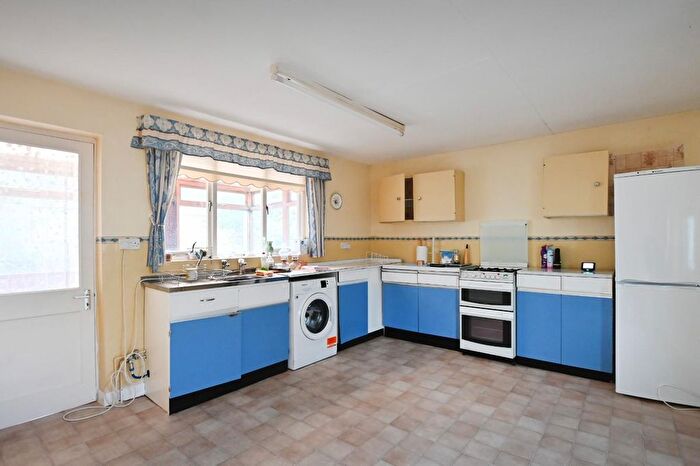 2 Bedroom Detached Bungalow For Sale In Little Horcott Lane, Fairford, GL7