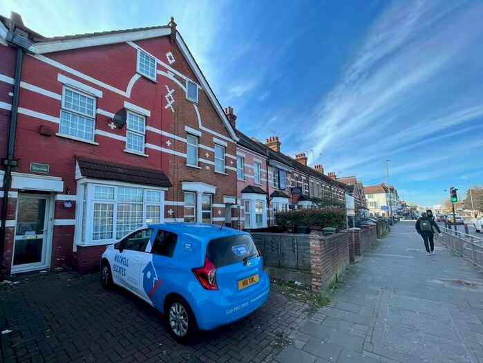 4 Bedroom Terraced House To Rent In Burnt Oak Broadway, Burnt Oak, Edgware, HA8