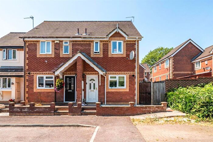 2 Bedroom End Of Terrace House For Sale In Hoylake Drive, Warmley, Bristol, BS30
