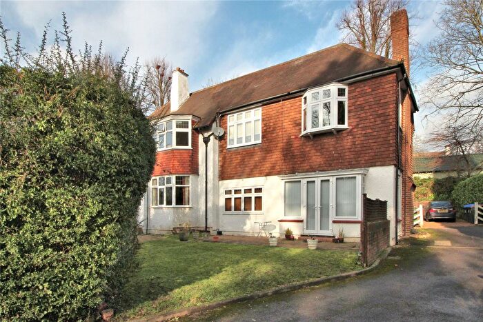 1 Bedroom Flat For Sale In Wendela Close, Woking, Surrey, GU22