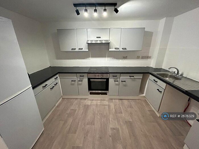 2 Bedroom Flat To Rent In The Lodge, Birmingham, B16