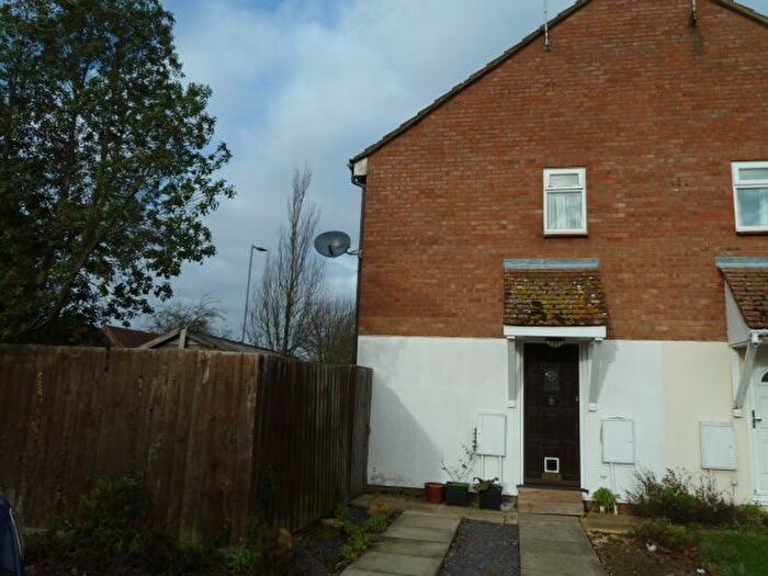 1 Bedroom Semi Detached House To Rent In The Pastures, Stevenage, SG2