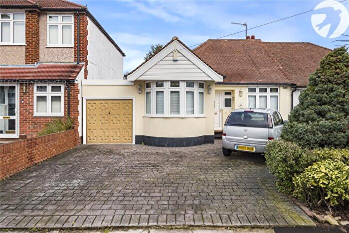 2 Bedroom Bungalow For Sale In Sutherland Avenue, South Welling, Kent, DA16