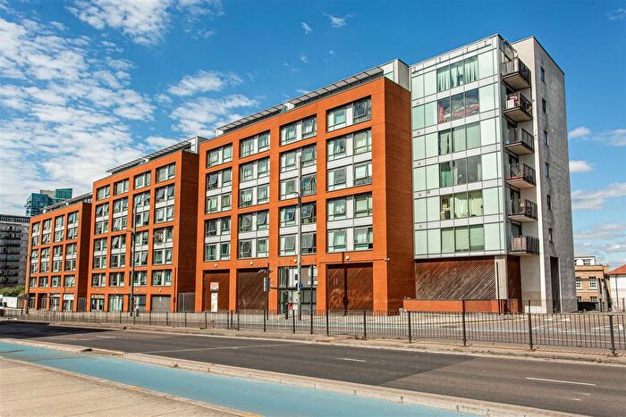 1 Bedroom Flat To Rent In The Lock Building, Stratford, E15