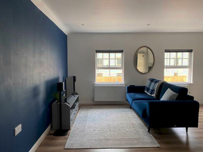 1 Bedroom Flat To Rent In London Road, Chippenham, SN15