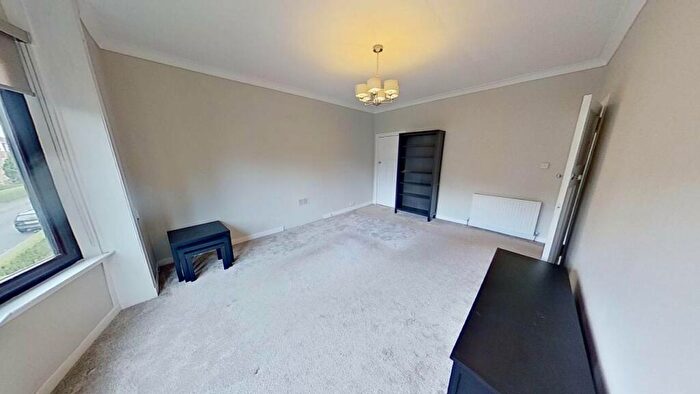 3 Bedroom Flat To Rent In Penrith Drive, Glasgow, G12