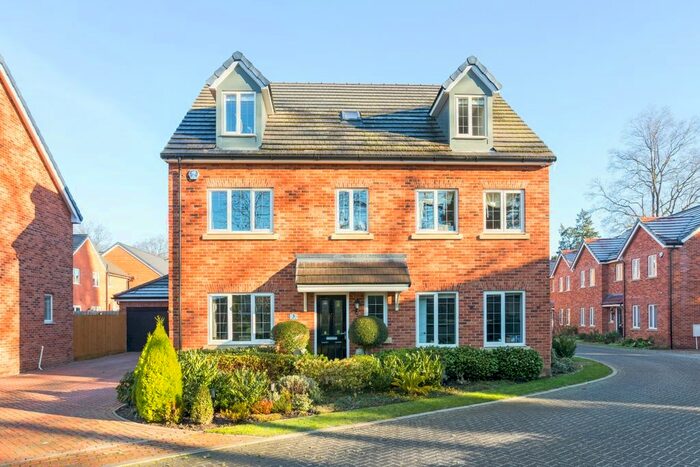 6 Bedroom Detached House To Rent In Rounton Close, Watford WD17