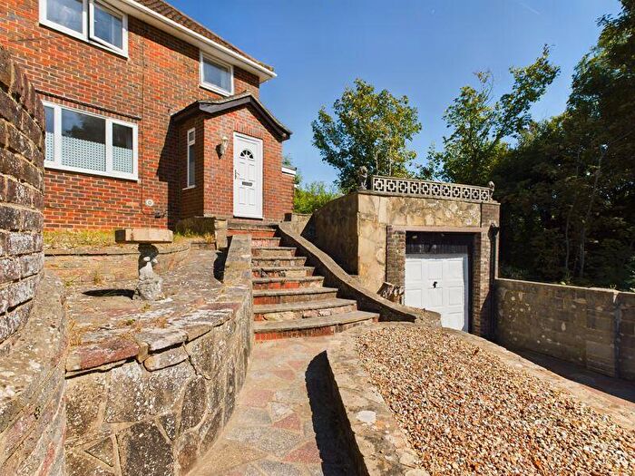 5 Bedroom Semi-Detached House To Rent In Knepp Close, Brighton, BN2