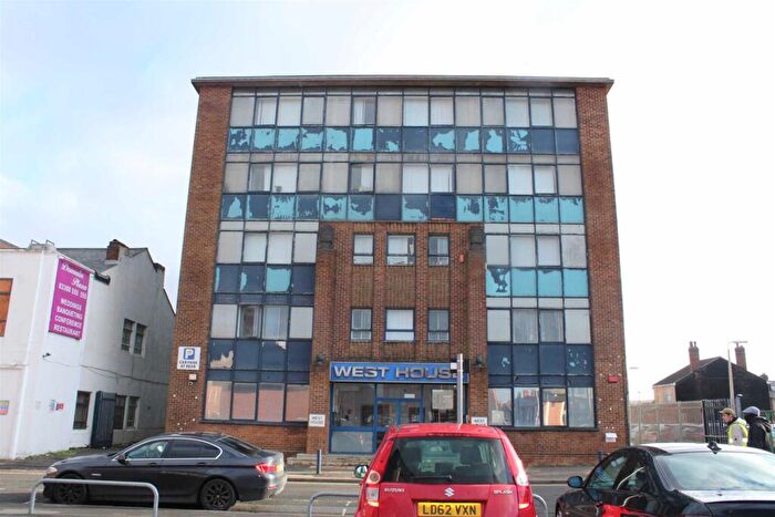 1 Bedroom Flat To Rent In Lombard Street West, West Bromwich, B70