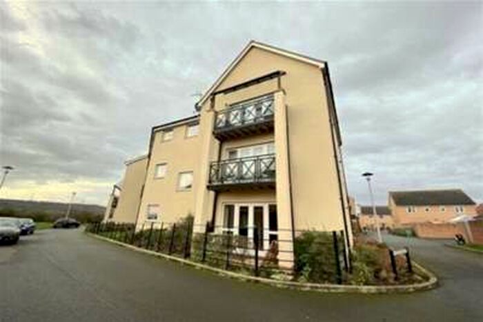 2 Bedroom Flat To Rent In Wagtail Crescent, Portishead, BS20