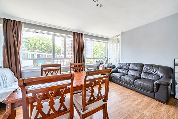 2 Bedroom Flat To Rent In Churchill Gardens, , Pimlico, London, SW1