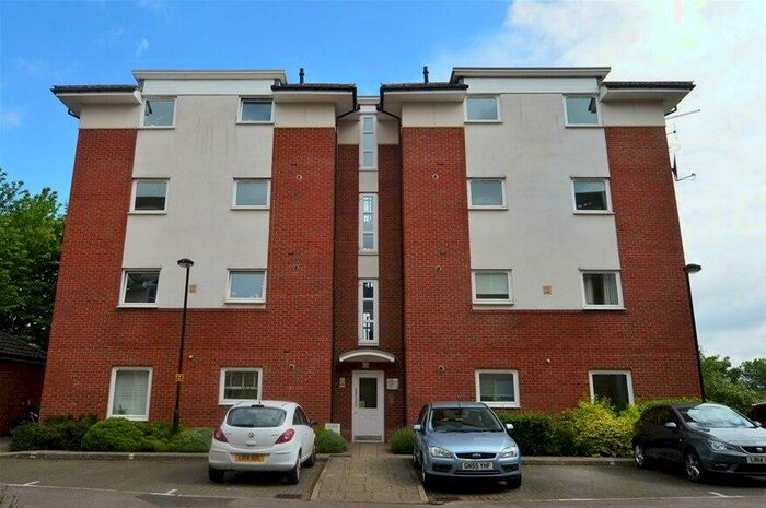 2 Bedroom Flat To Rent In Bakers Close, St Albans, AL1