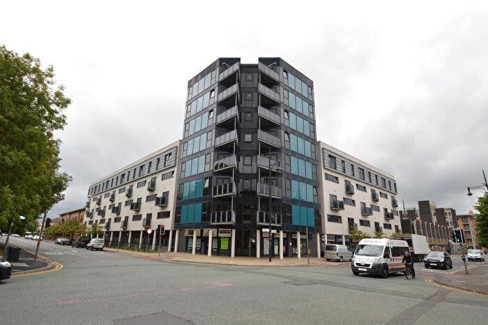 2 Bedroom House To Rent In Stretford Road, Manchester, M15