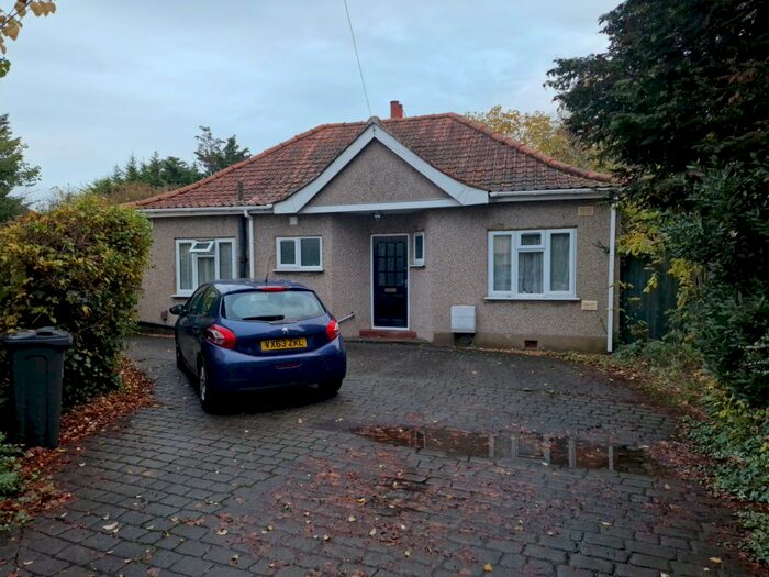 3 Bedroom Bungalow To Rent In Lime Tree Road, Hounslow, Greater London, TW5