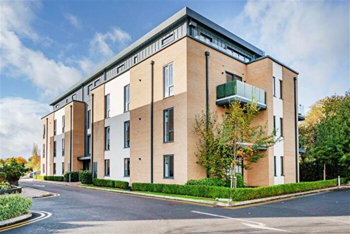 2 Bedroom Apartment To Rent In Alexander House, Angus Court, Thame, OX9