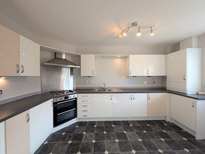 2 Bedroom Flat To Rent In Bishop's Croft, Wakefield, West Yorkshire, Uk, WF2