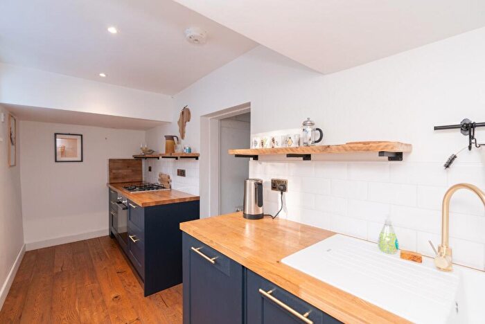 2 Bedroom Cottage To Rent In Lower Granton Road, Trinity, Edinburgh, EH5