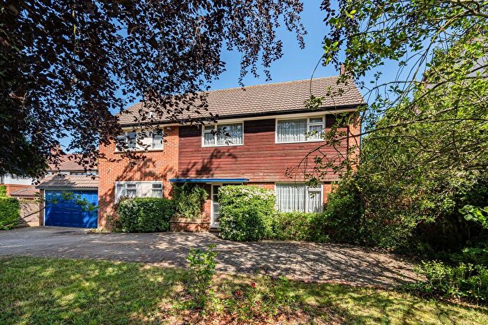 4 Bedroom Detached House For Sale In Ottways Lane, Ashtead, KT21