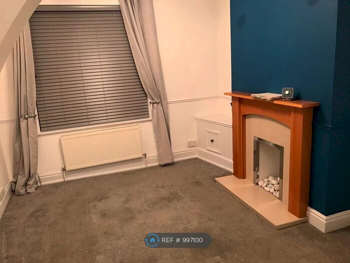 3 Bedroom Terraced House To Rent In Allen Road, Northampton, NN1