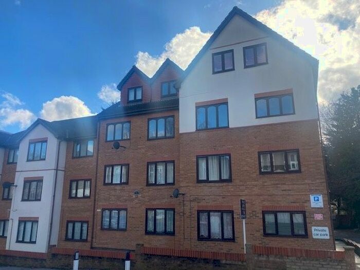 1 Bedroom Flat To Rent In Mayfield Court, Albert Road, South Norwood, SE25