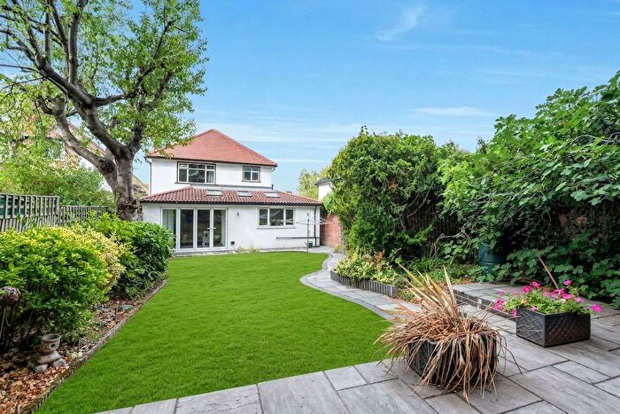 4 Bedroom Detached House For Sale In Carlisle Road, Cheam, SM1